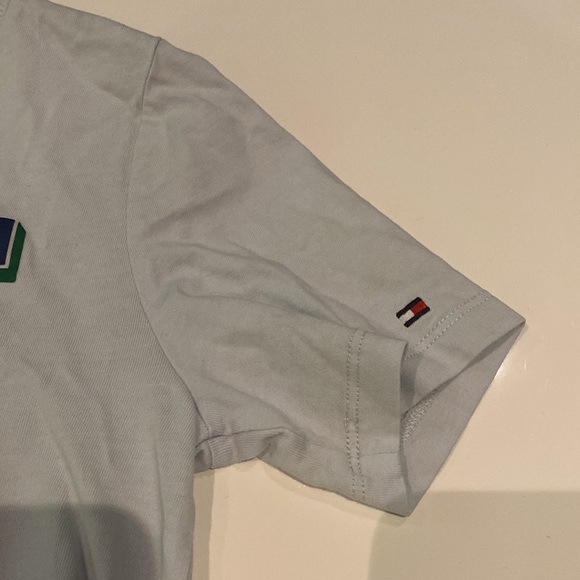 Hilfiger kids T shirt. Size 8-10 - Picture 3 of 4